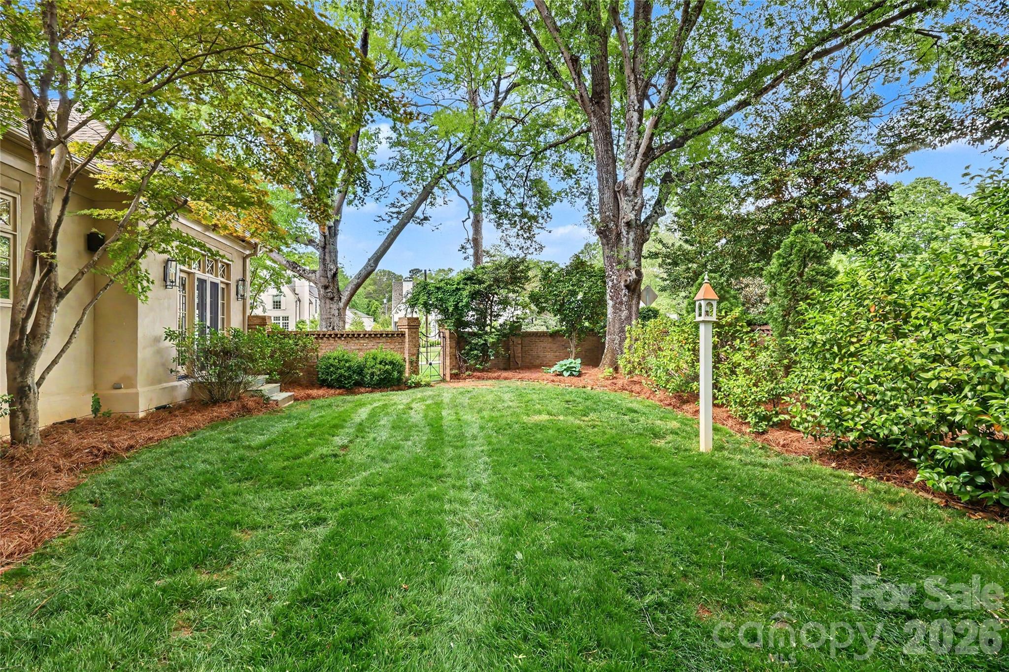 2301 Queens Road E Charlotte NC 28207
