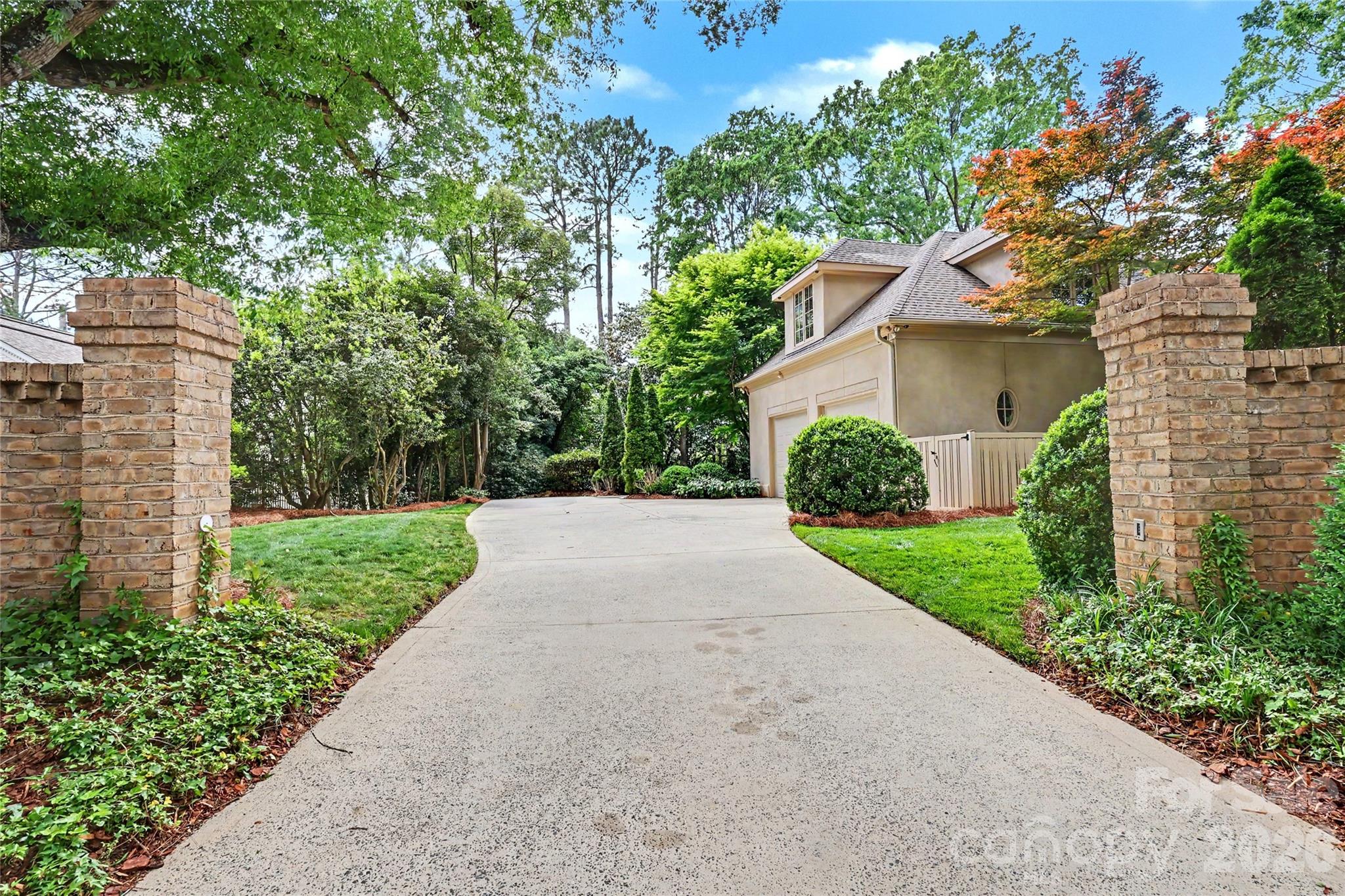 2301 Queens Road E Charlotte NC 28207