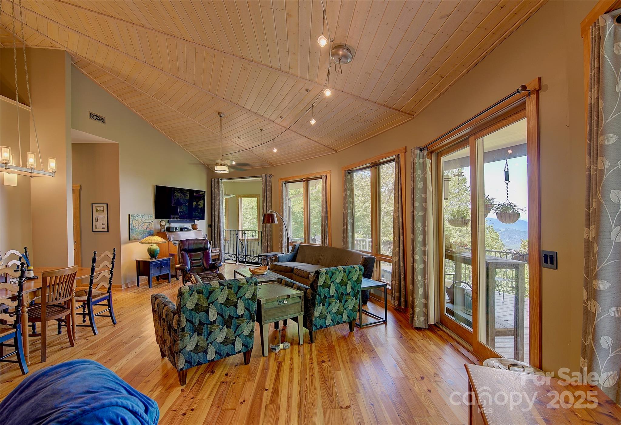 1024 Arrowhead Ridge Road Spruce Pine NC 28777
