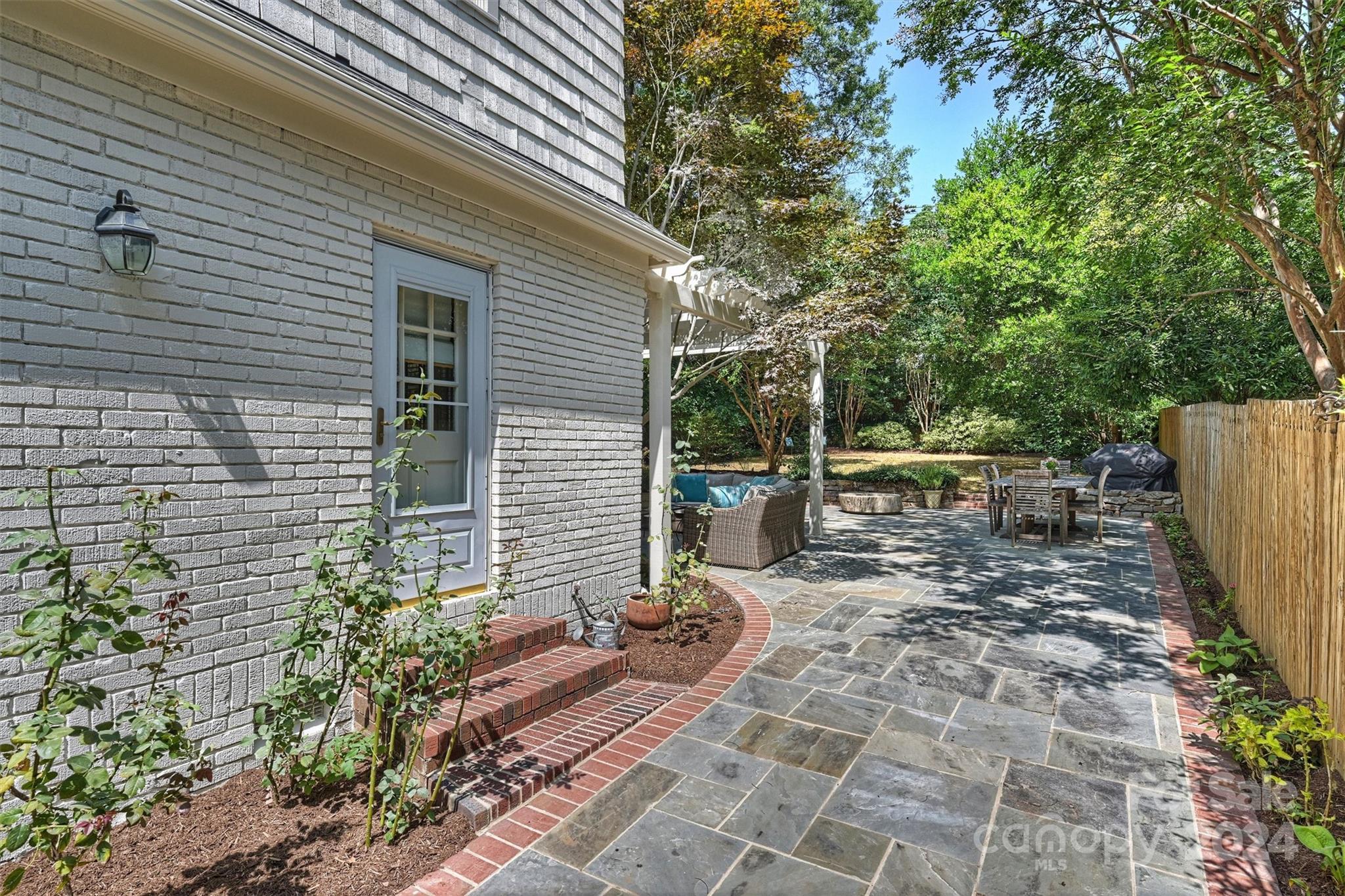 125 Altondale Avenue Charlotte NC 28207