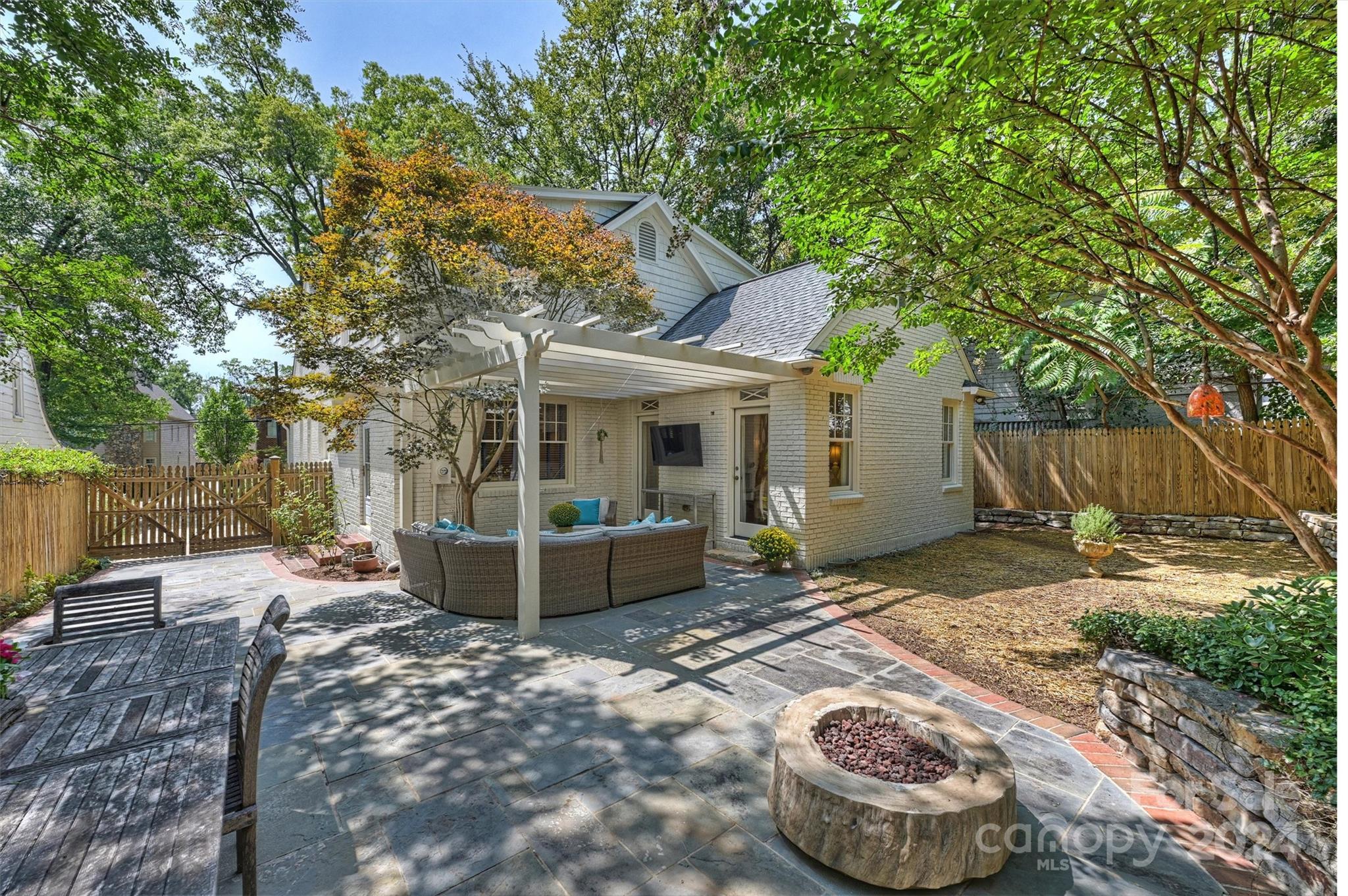 125 Altondale Avenue Charlotte NC 28207