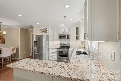 7319 Chatterbird Court Charlotte NC 28226