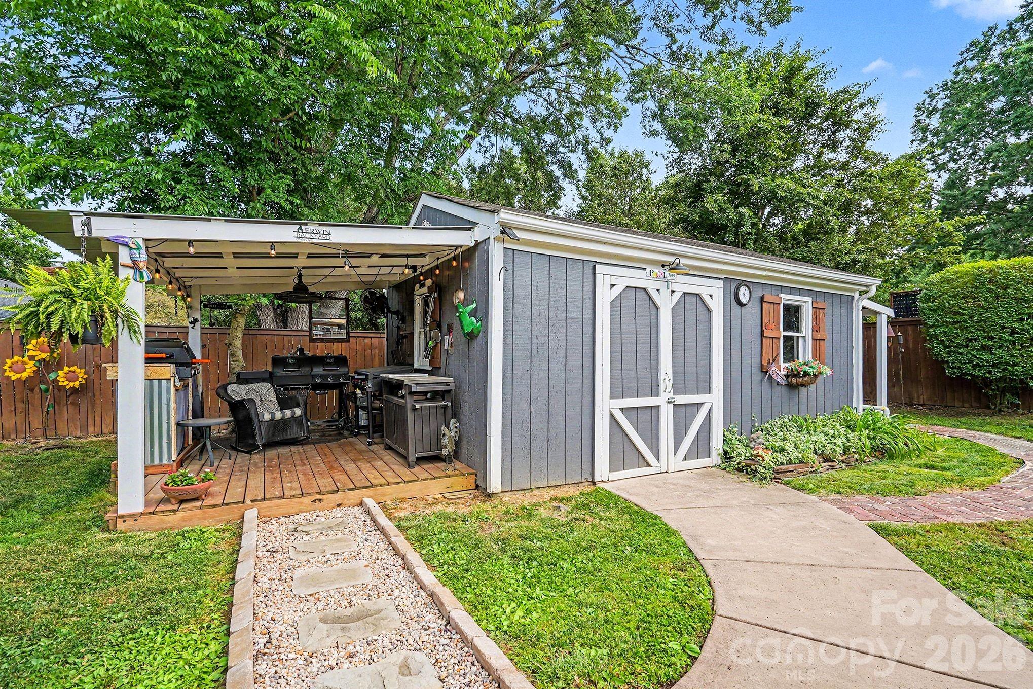 7319 Chatterbird Court Charlotte NC 28226