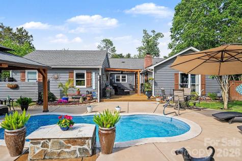 7319 Chatterbird Court Charlotte NC 28226