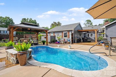 7319 Chatterbird Court Charlotte NC 28226