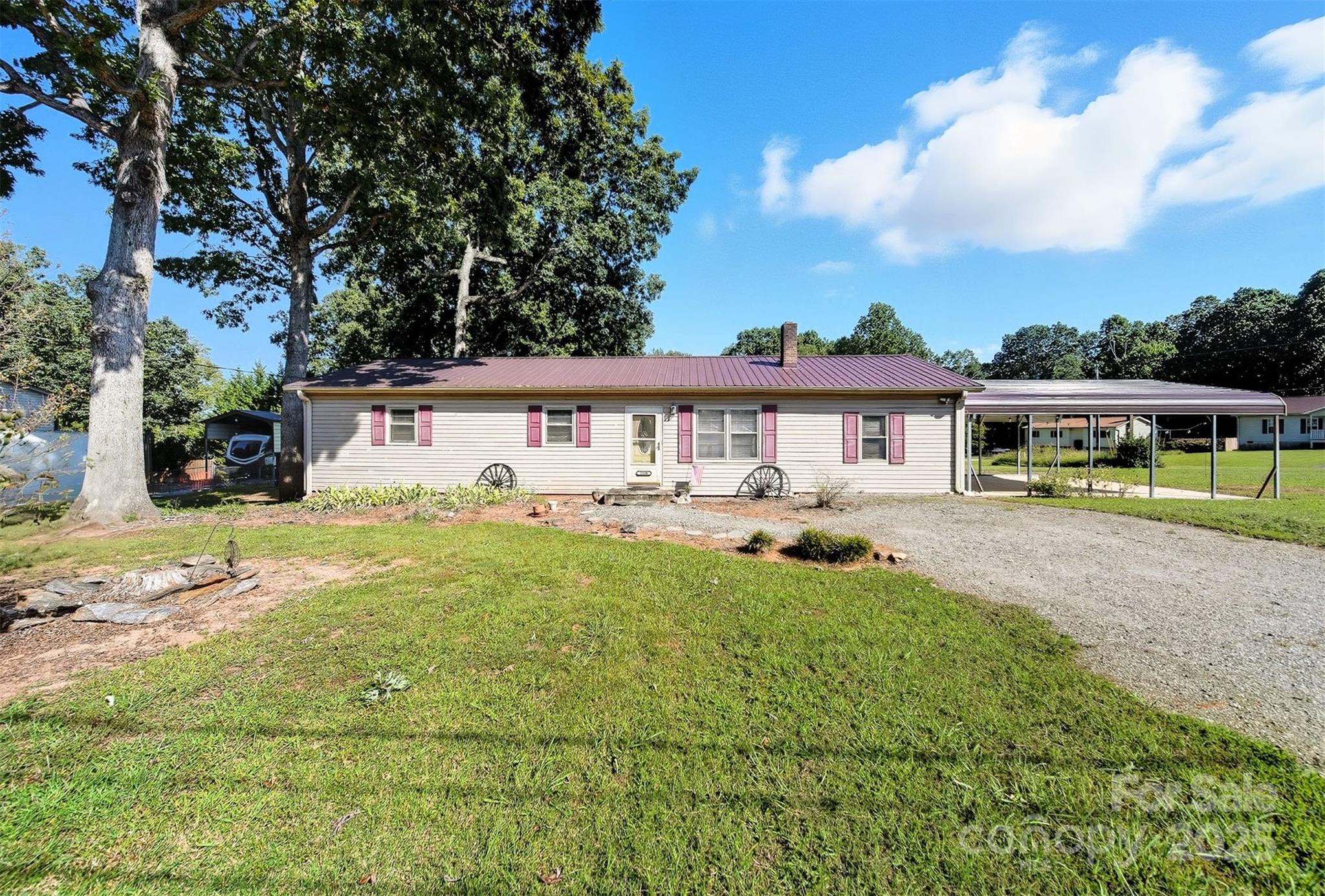 1538 Kings Road Hickory NC 28602