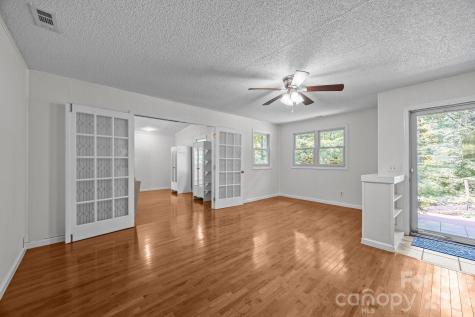 193 Timberside Drive Mars Hill NC 28754