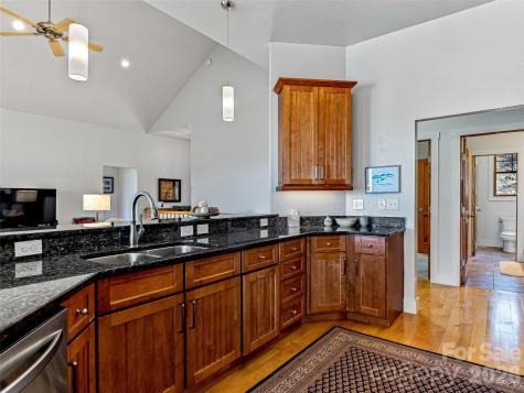 130 Cross Vine Drive Tuckasegee NC 28783