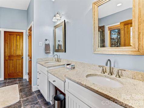 130 Cross Vine Drive Tuckasegee NC 28783