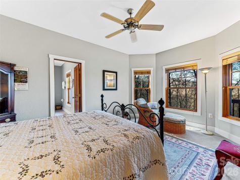 130 Cross Vine Drive Tuckasegee NC 28783