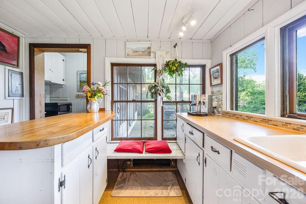 2107 Mandarin Boulevard Charlotte NC 28205