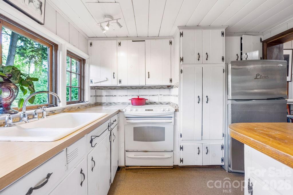 2107 Mandarin Boulevard Charlotte NC 28205