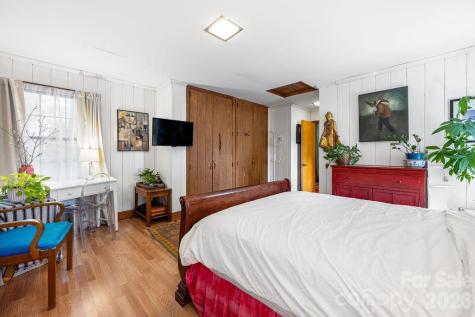 2107 Mandarin Boulevard Charlotte NC 28205