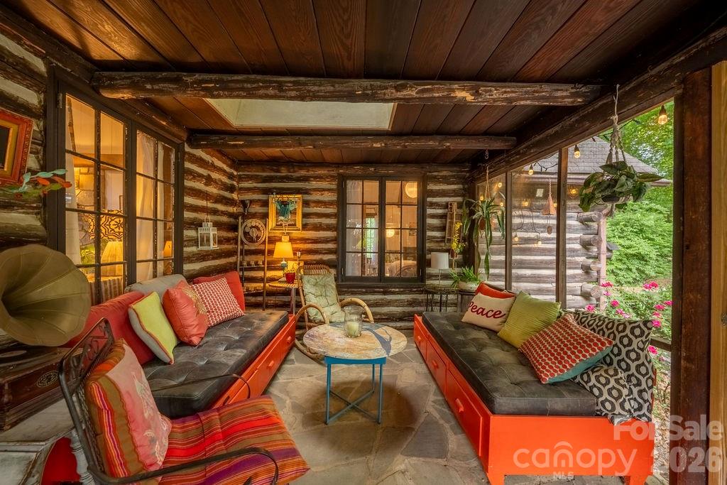 2107 Mandarin Boulevard Charlotte NC 28205