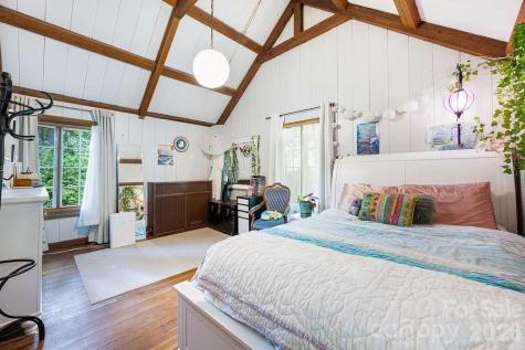 2107 Mandarin Boulevard Charlotte NC 28205