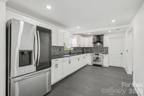 6 E Sunrise Avenue Thomasville NC 27360