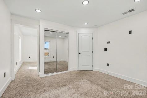 6 E Sunrise Avenue Thomasville NC 27360