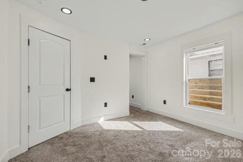 6 E Sunrise Avenue Thomasville NC 27360