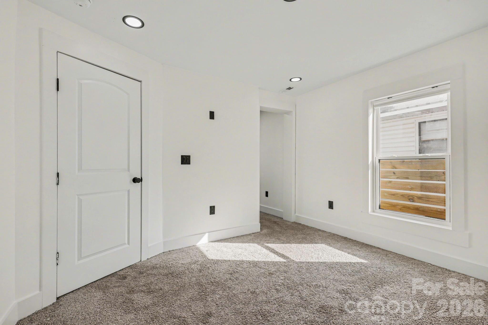 6 E Sunrise Avenue Thomasville NC 27360