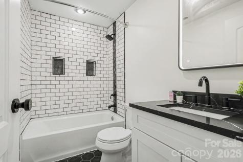 6 E Sunrise Avenue Thomasville NC 27360