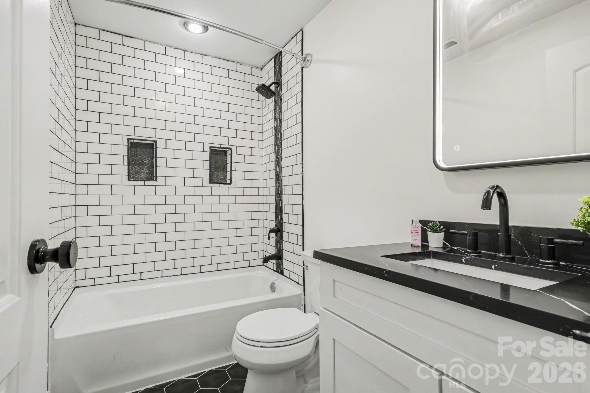 6 E Sunrise Avenue Thomasville NC 27360