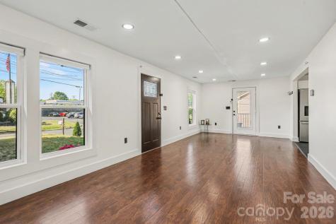 6 E Sunrise Avenue Thomasville NC 27360