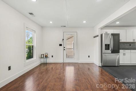6 E Sunrise Avenue Thomasville NC 27360