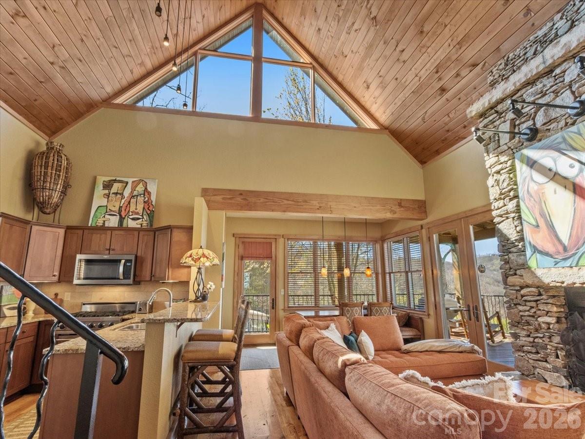 9 Hawks Ledge Trail Burnsville NC 28714