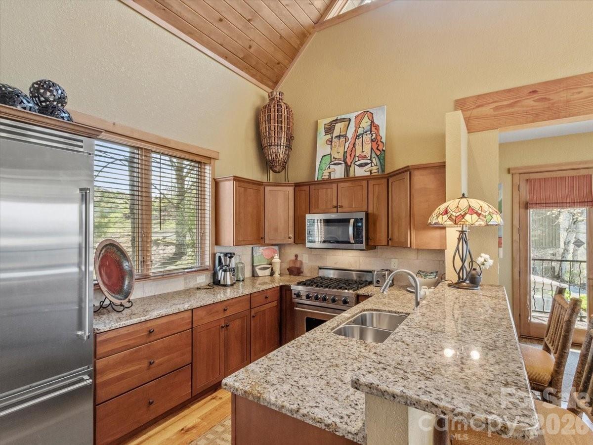 9 Hawks Ledge Trail Burnsville NC 28714