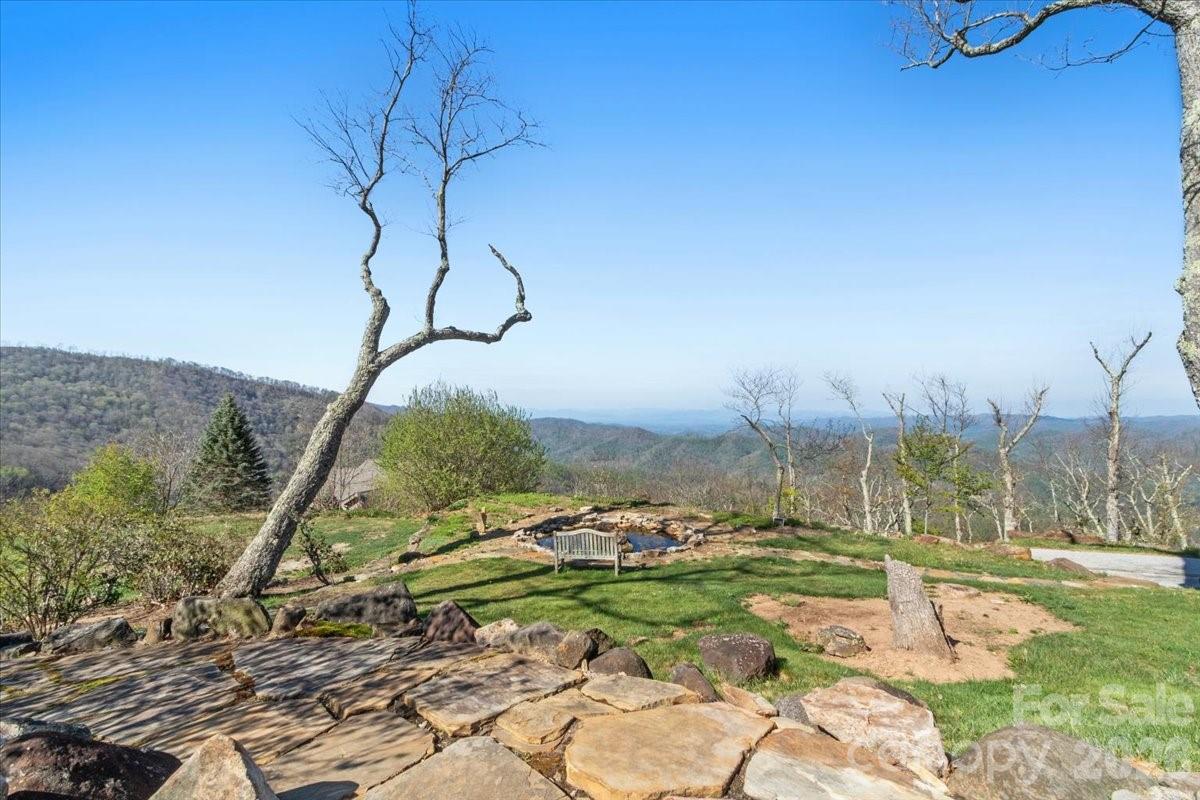 9 Hawks Ledge Trail Burnsville NC 28714