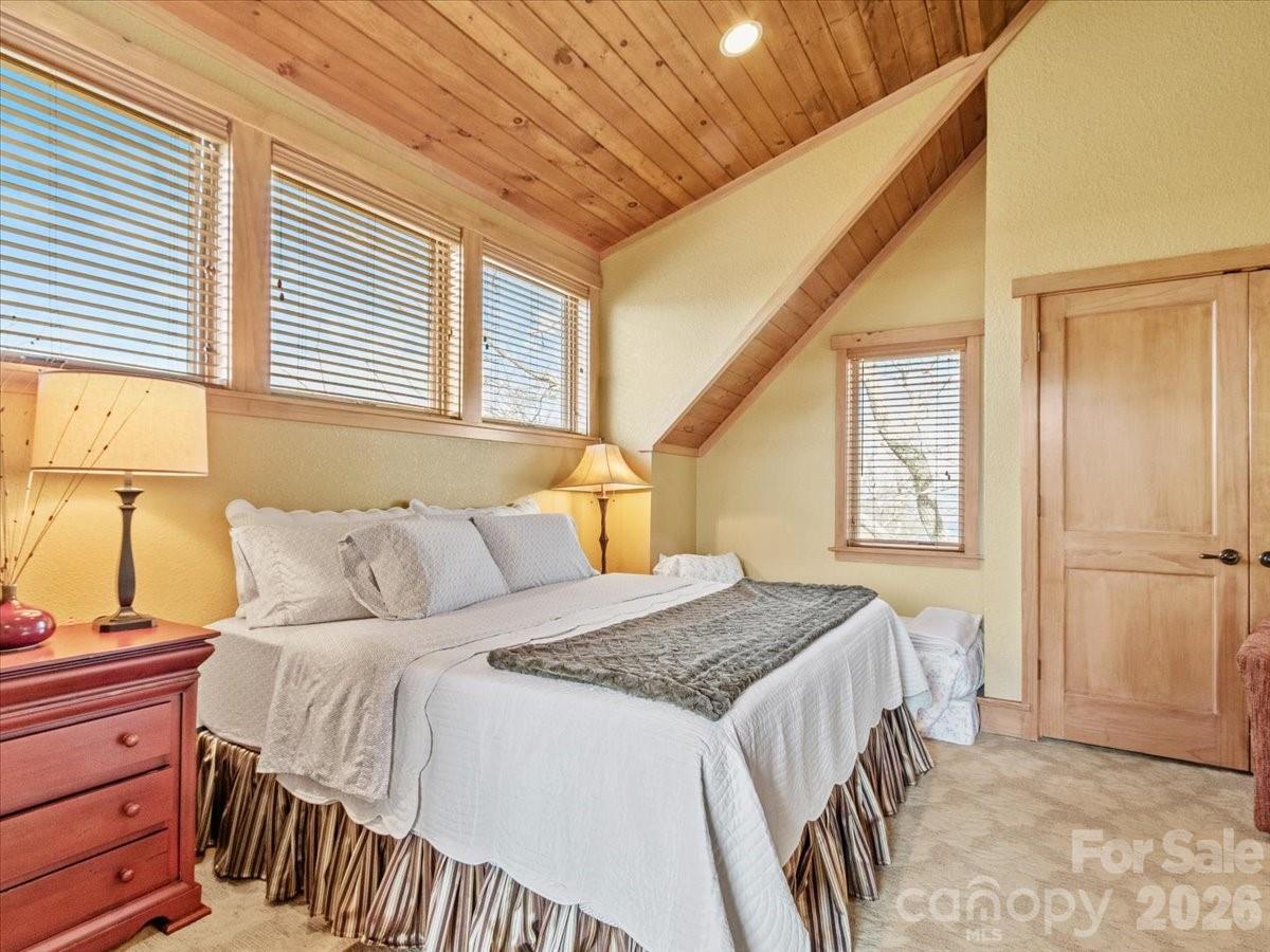 9 Hawks Ledge Trail Burnsville NC 28714