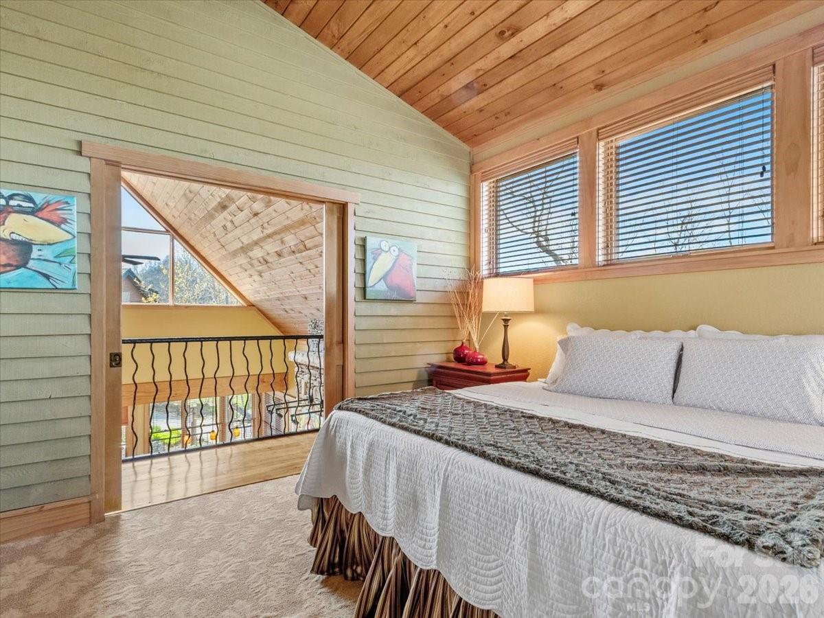 9 Hawks Ledge Trail Burnsville NC 28714