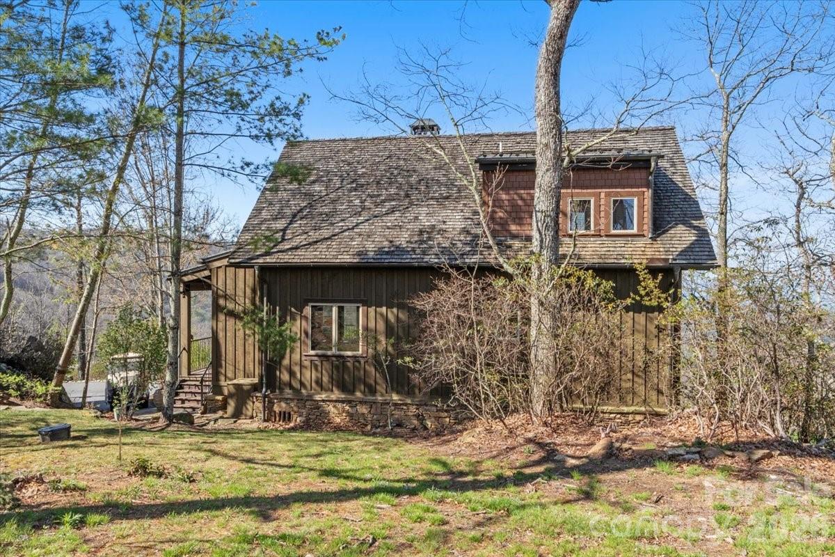 9 Hawks Ledge Trail Burnsville NC 28714