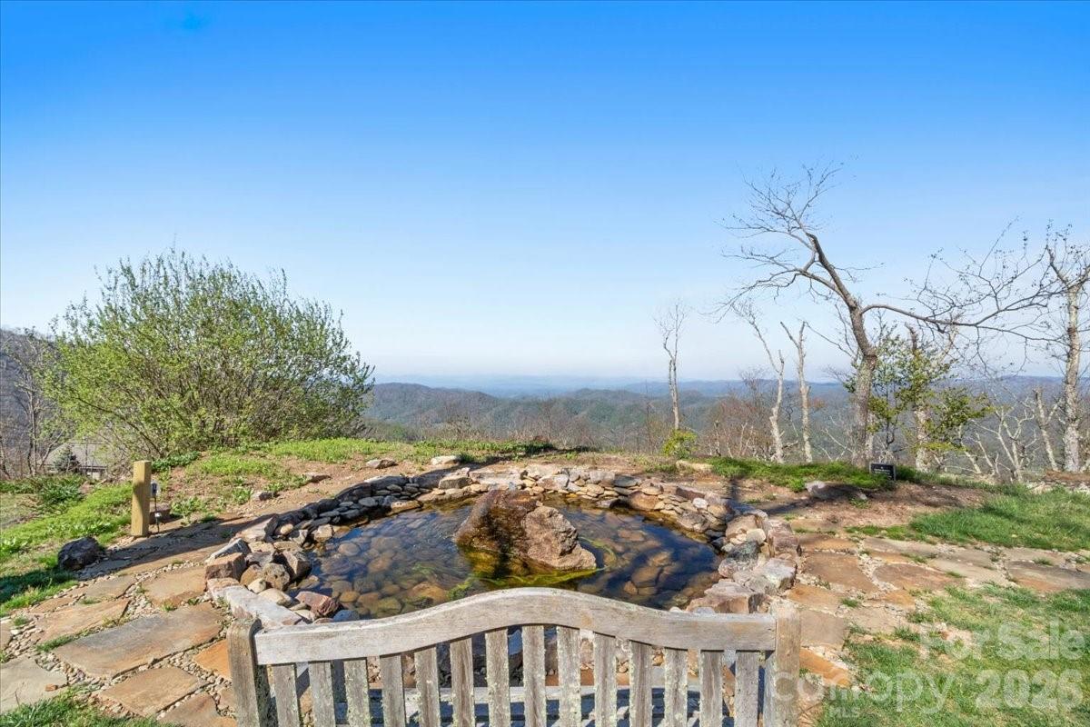 9 Hawks Ledge Trail Burnsville NC 28714