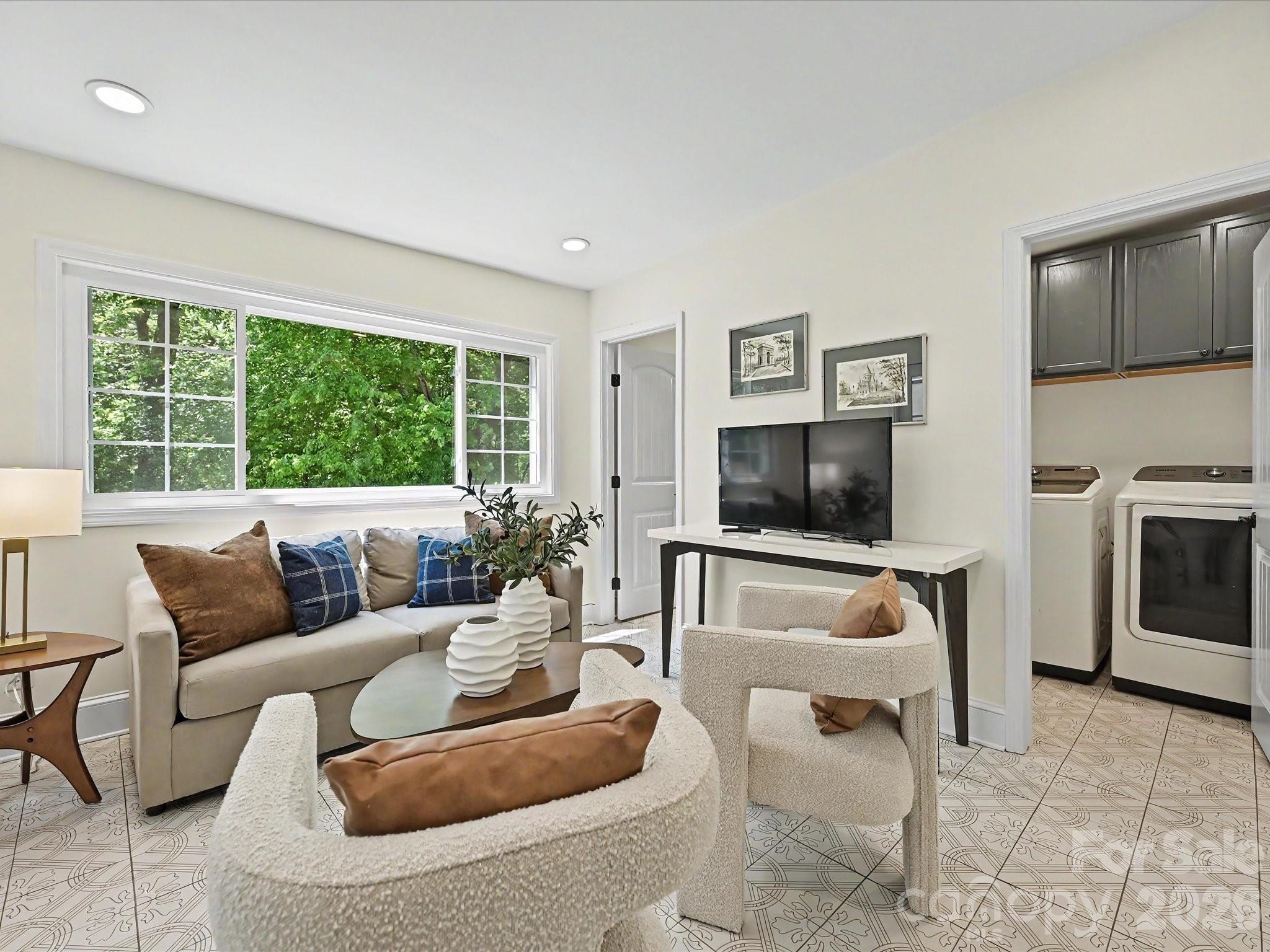 3016 Hanson Drive Charlotte NC 28207
