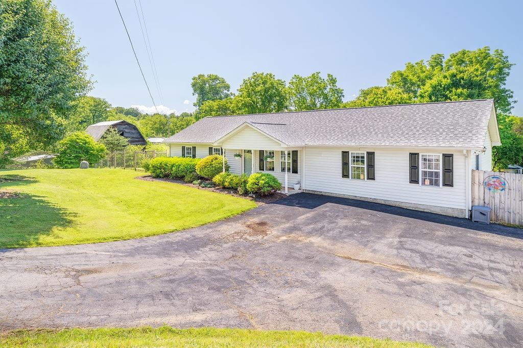 23 Brant Lane Weaverville NC 28787