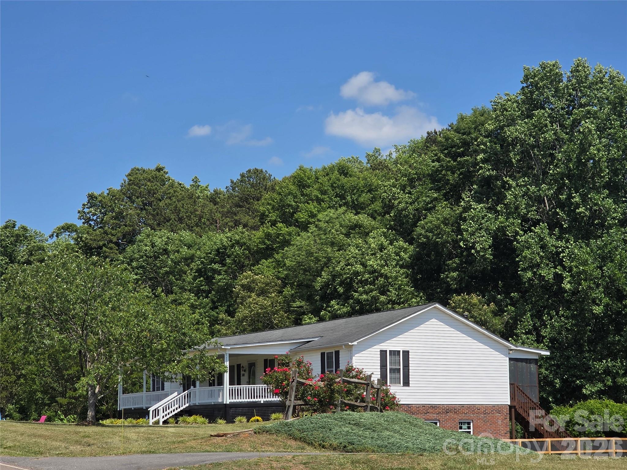 320 Huffstetler Lake Road Dallas NC 28034