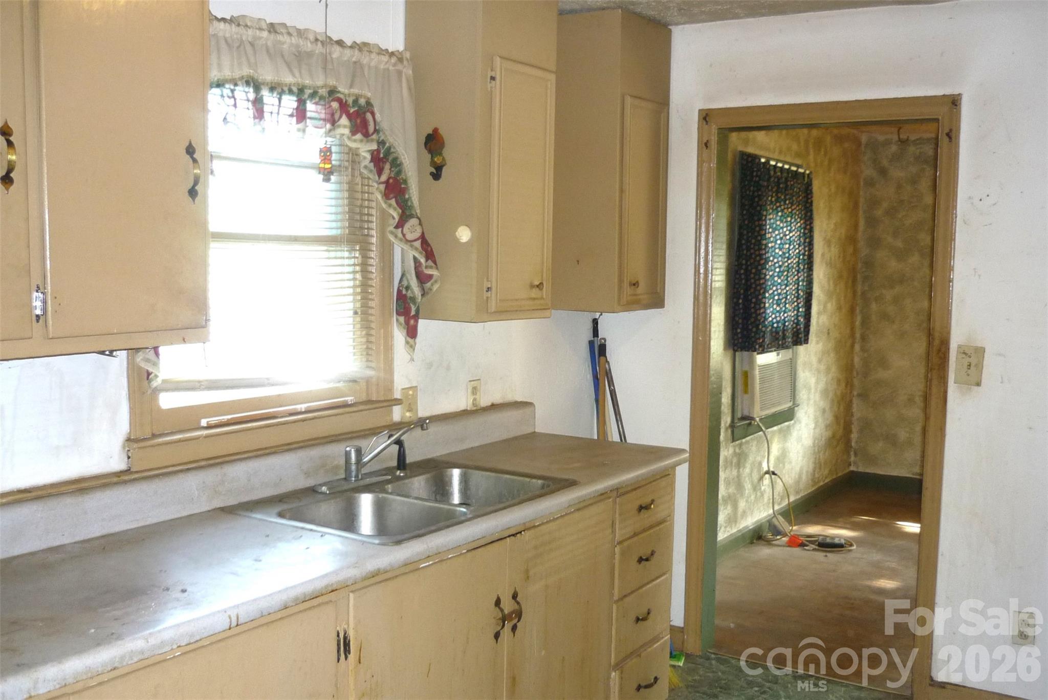 407 N Pear Street Gastonia NC 28054