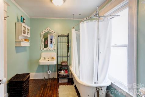 402 N Salisbury Avenue Spencer NC 28159