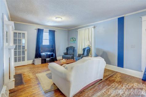 402 N Salisbury Avenue Spencer NC 28159