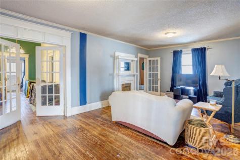 402 N Salisbury Avenue Spencer NC 28159