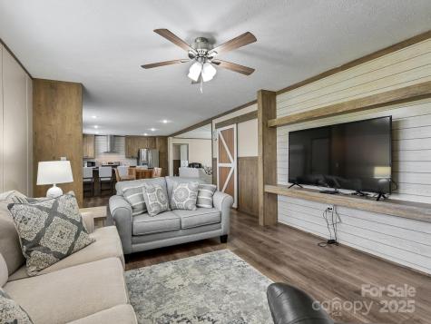 123 Big Oak Road Hendersonville NC 28792