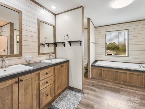 123 Big Oak Road Hendersonville NC 28792