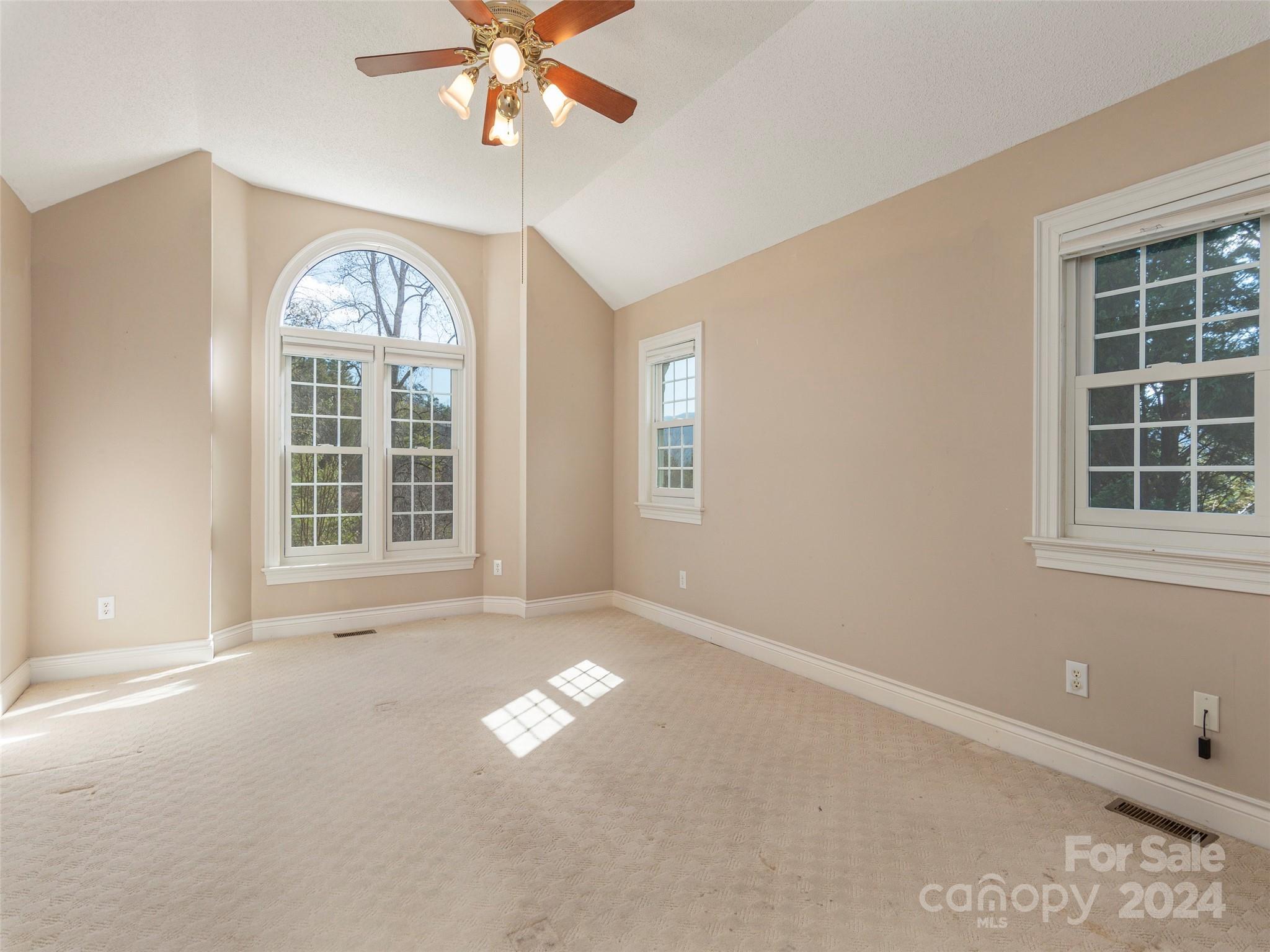 2 Ridgemont Drive Weaverville NC 28787