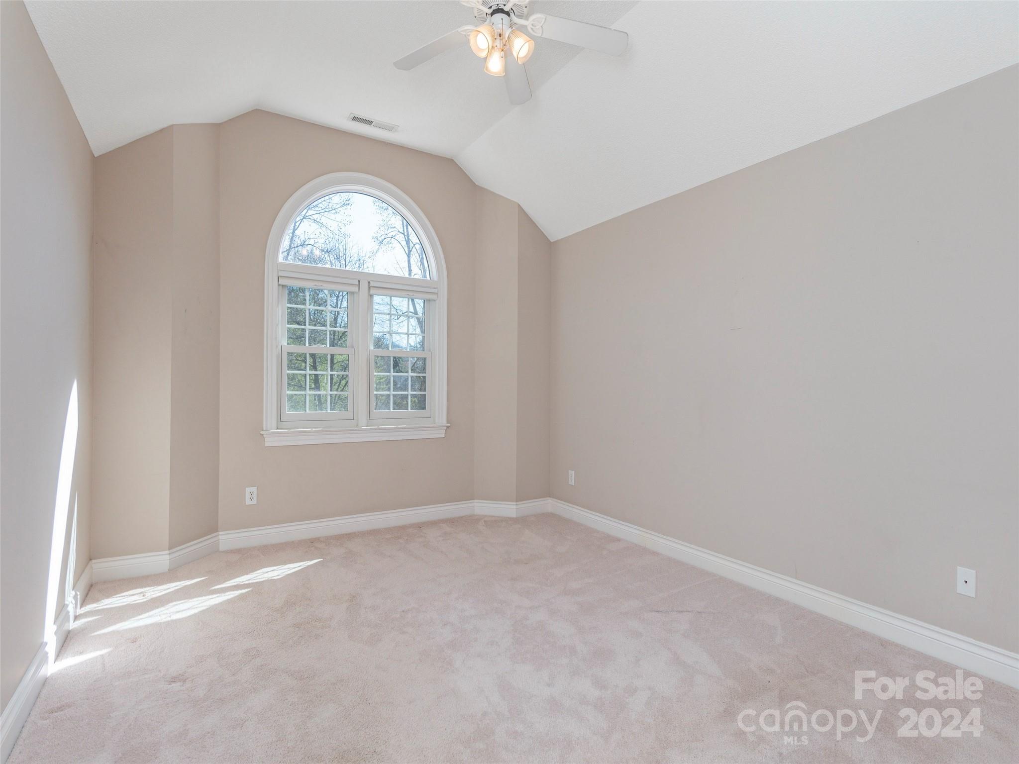 2 Ridgemont Drive Weaverville NC 28787