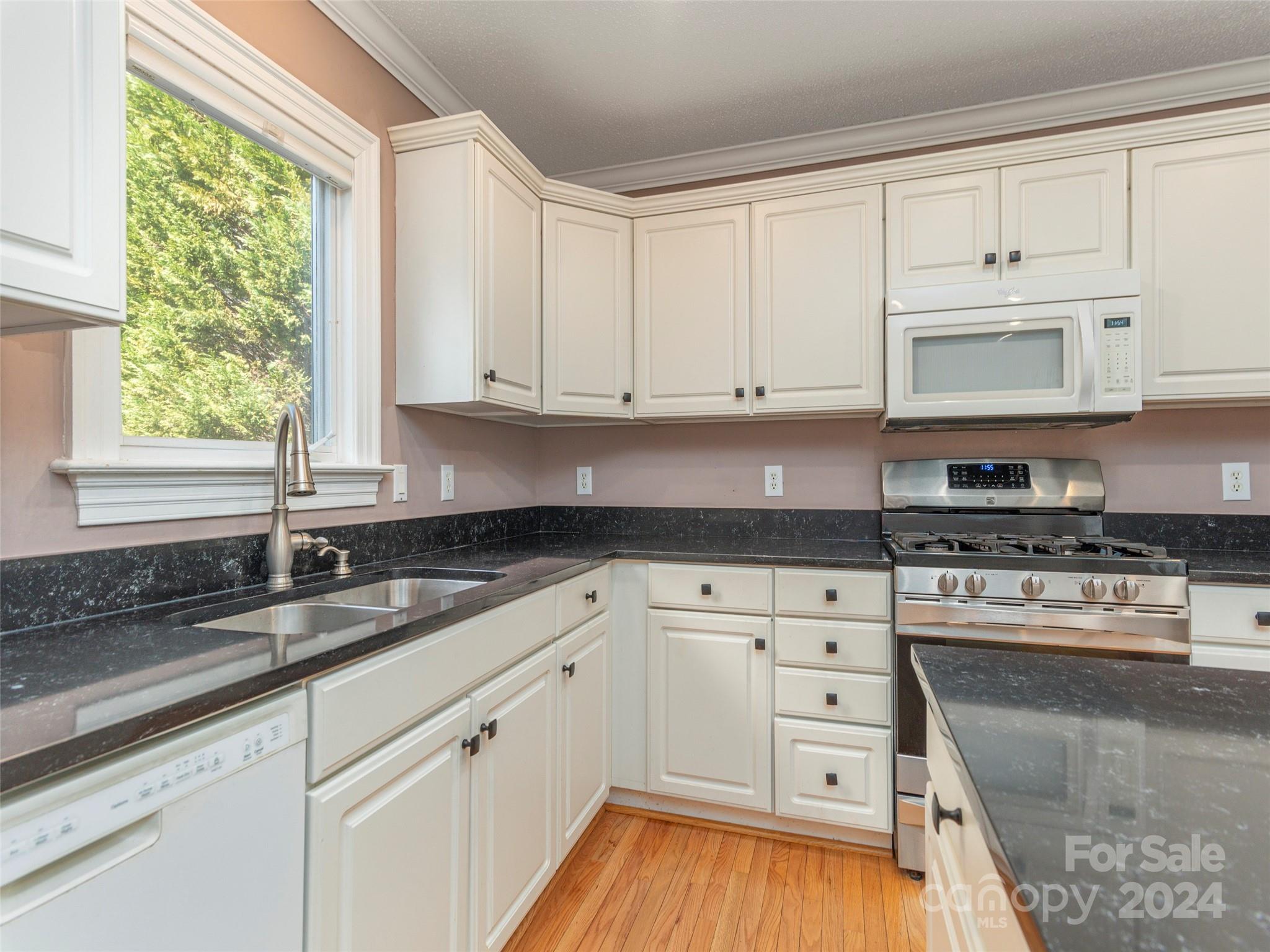 2 Ridgemont Drive Weaverville NC 28787