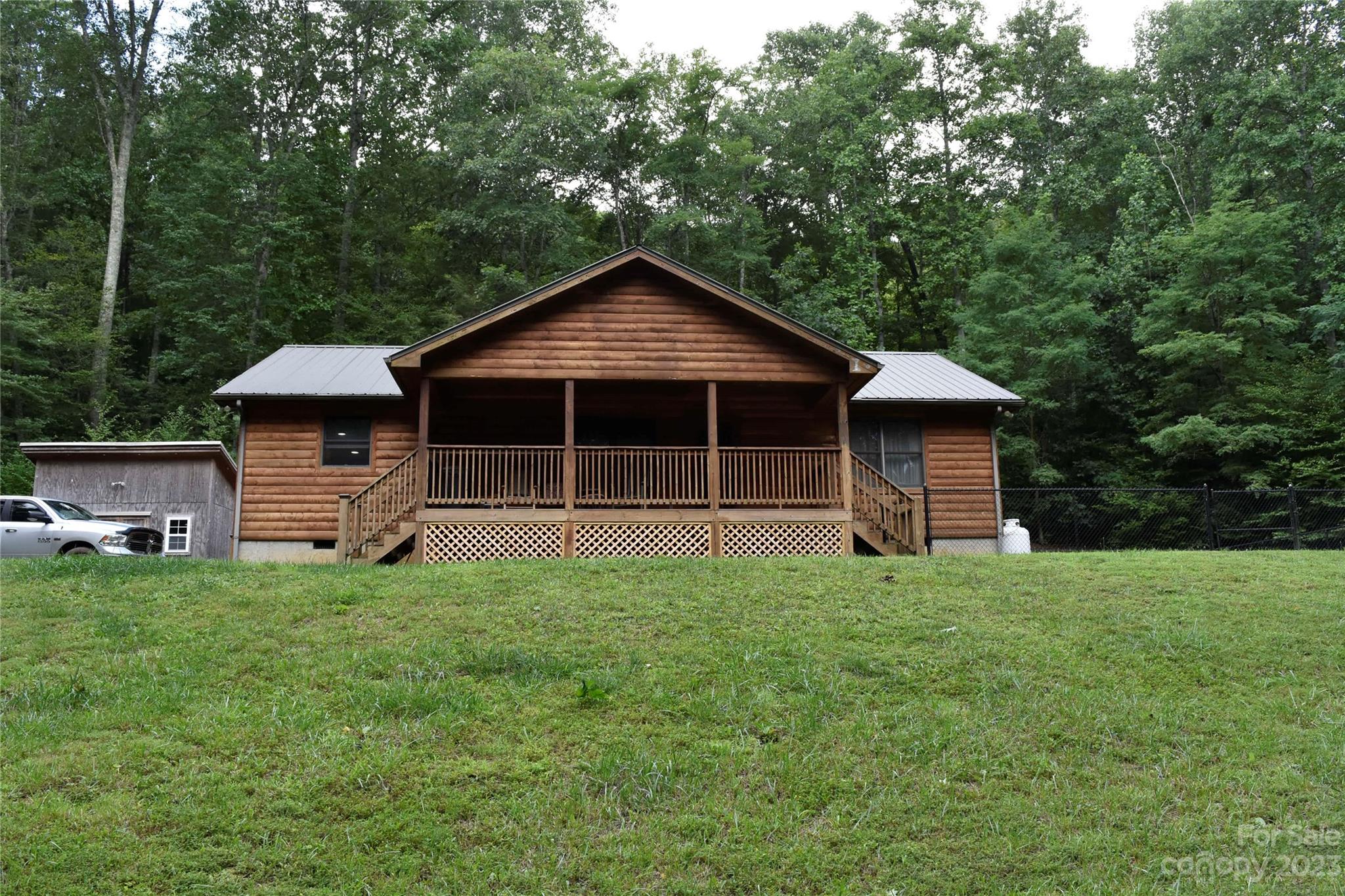 150 Suspense Drive Burnsville NC 28714