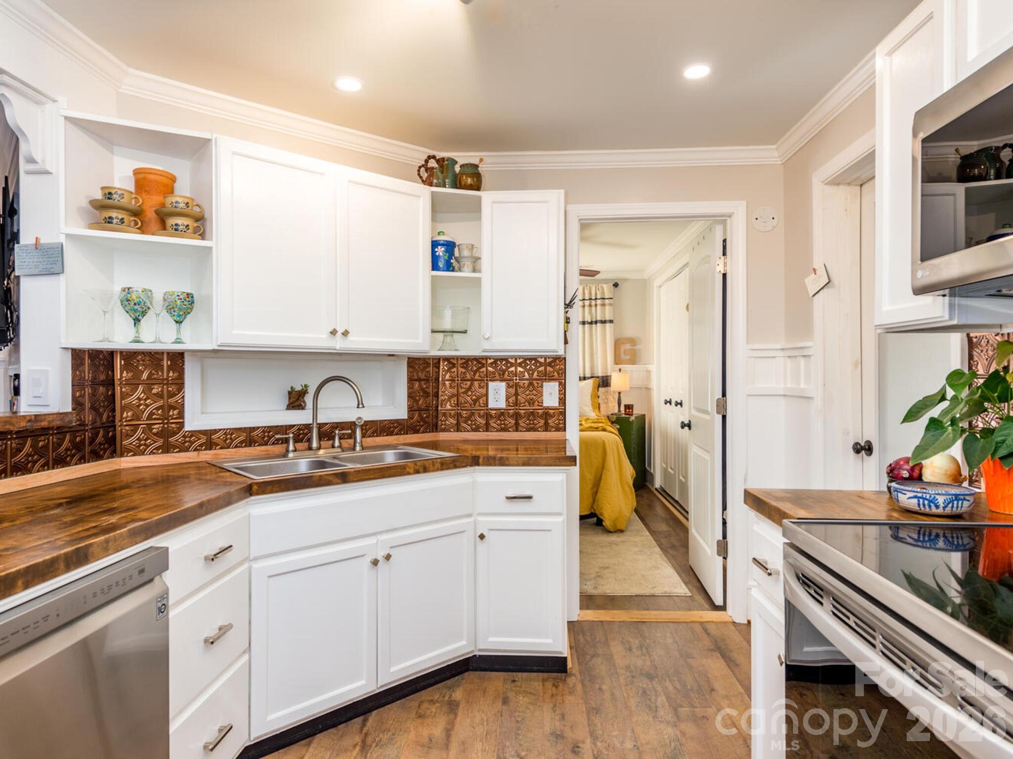 29 White Oak Road Arden NC 28704