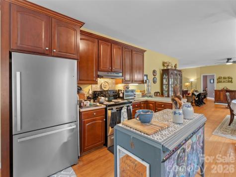 103 Old Southside Road Saluda NC 28773