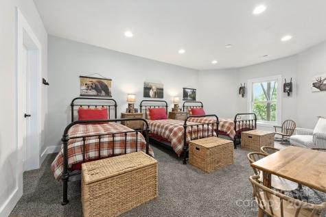 61 Mcintyre Drive Asheville NC 28803